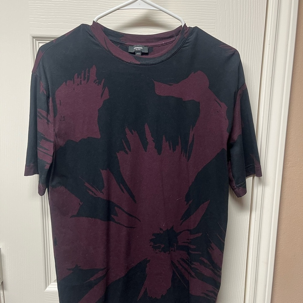 Express Black and Red Short Sleeve Tee Artistic Design